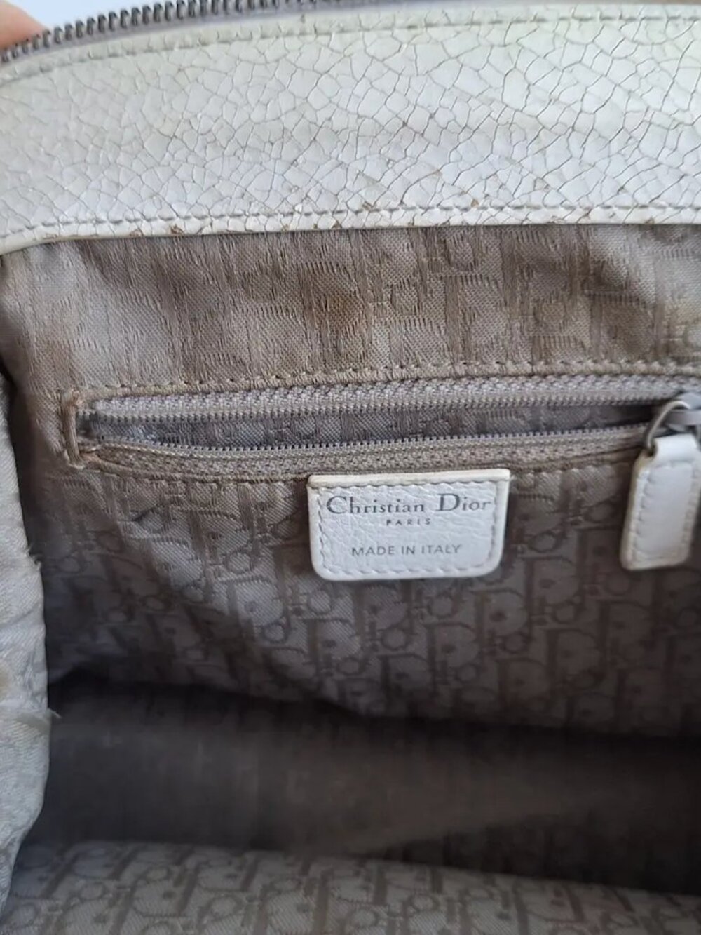 Vintage Dior white cracked leather bag in good condition - Picture 4 of 10